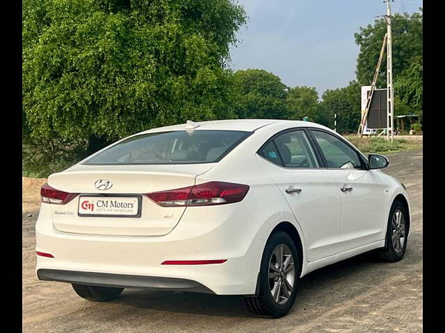 Used Hyundai Elantra SX (O) 2.0 AT in Ahmedabad