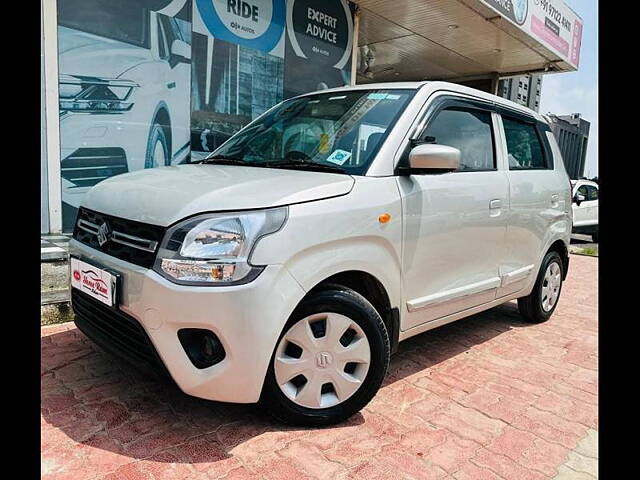 Used Maruti Suzuki Wagon R 1.0 [2014-2019] VXI in Ahmedabad