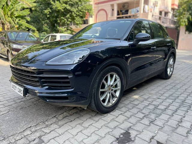 Used Porsche Cayenne E-Hybrid in Delhi