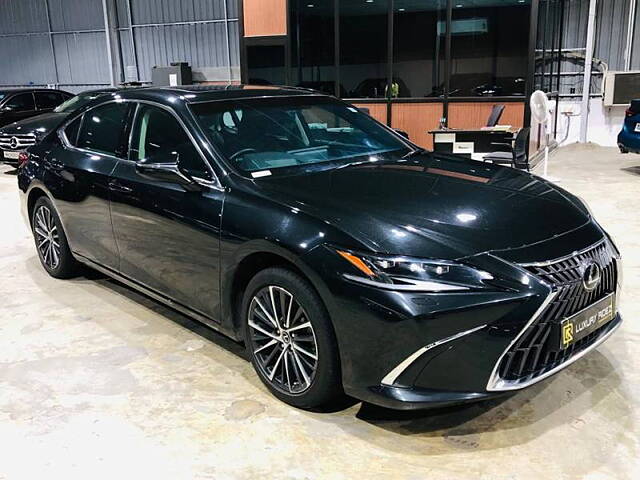 Used Lexus ES 300h Luxury in Hyderabad