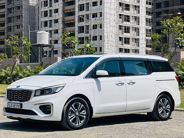 Used 2021 Kia Carnival in Surat