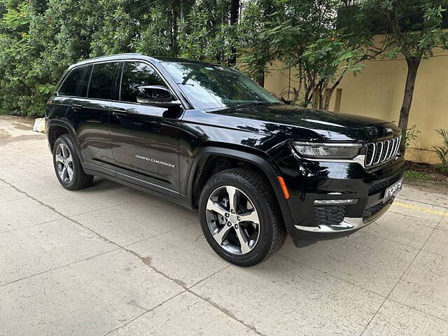 Used Jeep Grand Cherokee Limited (O) 4x4 AT in Hyderabad