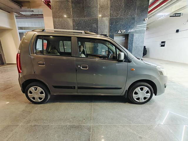 Used Maruti Suzuki Wagon R 1.0 [2014-2019] VXI in Ahmedabad