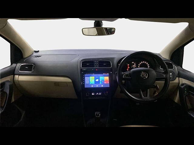 Used Skoda Rapid Style 1.6 MPI in Mumbai