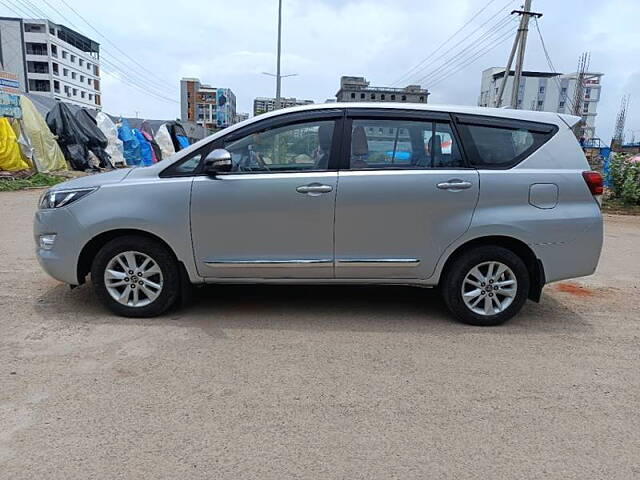 Used Toyota Innova Crysta [2016-2020] 2.4 G 7 STR [2016-2017] in Hyderabad