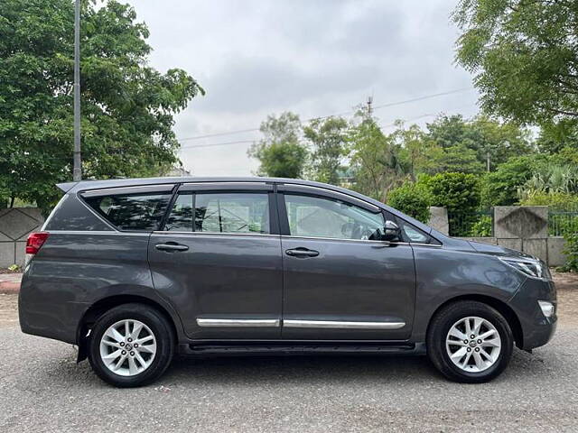 Used Toyota Innova Crysta [2016-2020] 2.4 G 8 STR [2016-2017] in Delhi