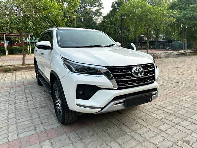 Used Toyota Fortuner 4X2 AT 2.8 Diesel in Jalandhar