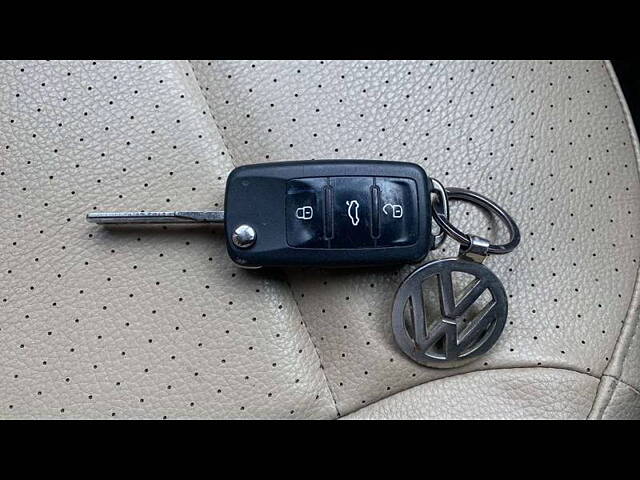 Used Volkswagen Vento Highline 1.2 (P) AT in Chennai