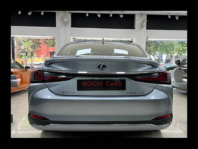 Used Lexus ES 300h Luxury in Chennai