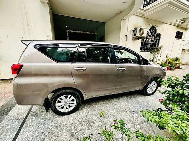 Used Toyota Innova Crysta [2016-2020] 2.4 G 8 STR [2016-2017] in Lucknow