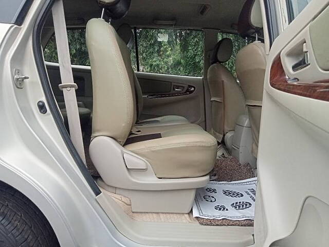 Used Toyota Innova [2009-2012] 2.5 VX 8 STR BS-IV in Mumbai