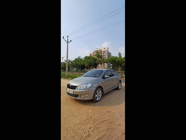 Used Skoda Rapid [2014-2015] 1.5 TDI CR Ambition AT with Alloy Wheels in Ahmedabad