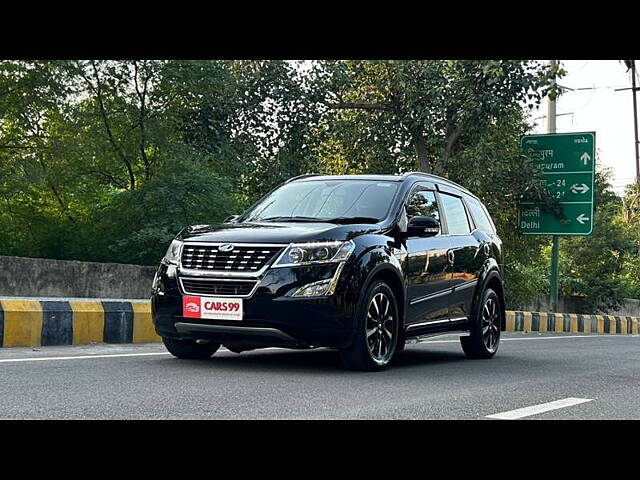 Used Mahindra XUV500 W11 AT in Noida