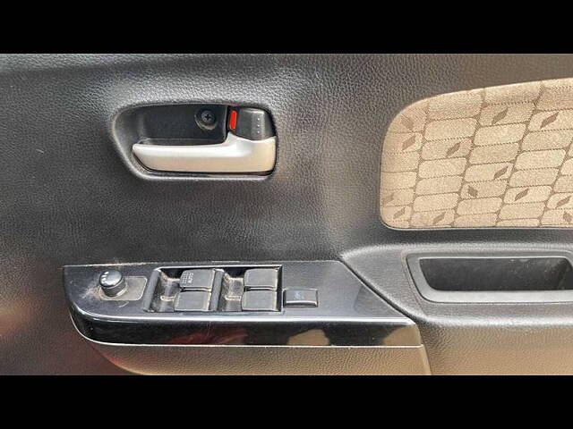 Used Maruti Suzuki Wagon R 1.0 [2014-2019] VXI AMT in Hyderabad