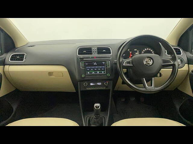 Used Skoda Rapid Style 1.6 MPI in Mumbai