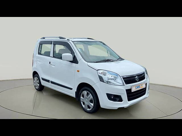 Used 2017 Maruti Suzuki Wagon R in Surat