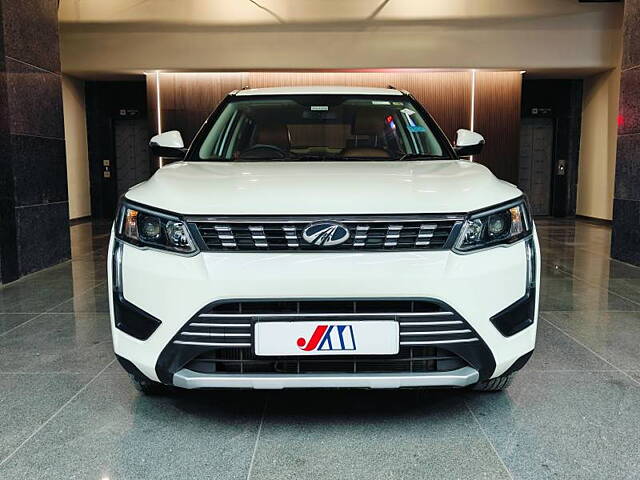 Used Mahindra XUV300 [2019-2024] W8 1.2 Petrol [2019] in Ahmedabad