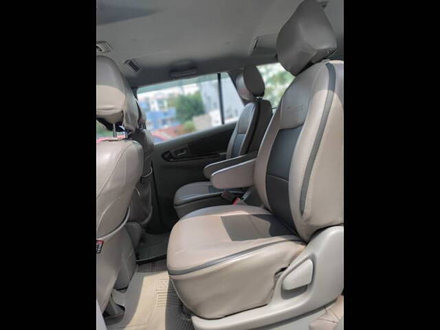 Used Toyota Innova [2009-2012] 2.5 E 7 STR in Hyderabad