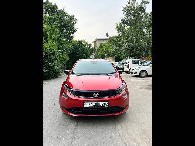 Used 2020 Tata Altroz in Delhi