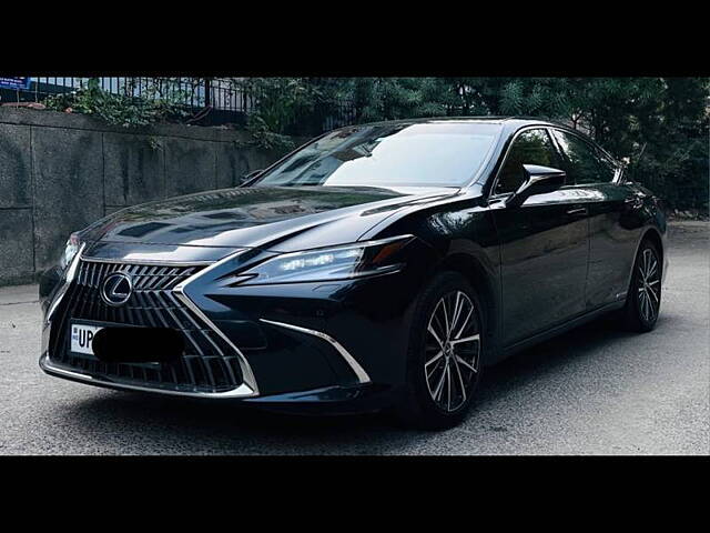 Used Lexus ES 300h Luxury in Delhi