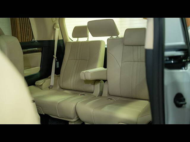 Used Toyota Vellfire VIP – Executive Lounge in Delhi