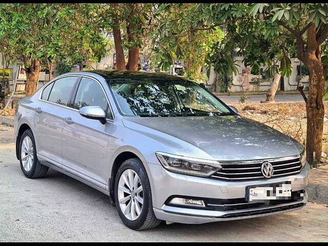 Used Volkswagen Passat Highline in Surat