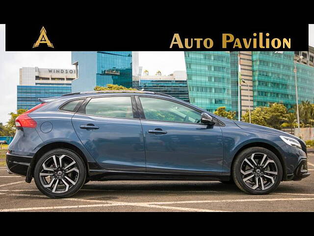 Used Volvo V40 Cross Country [2016-2019] D3 Inscription in Mumbai