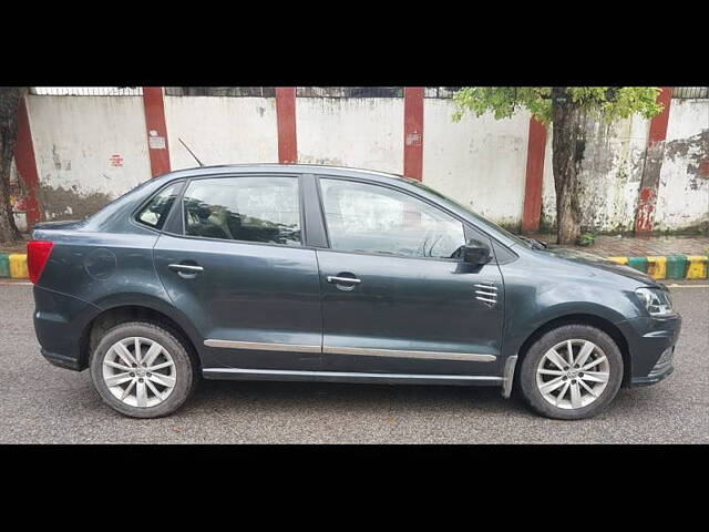 Used Volkswagen Ameo Highline Plus 1.5L AT (D)16 Alloy in Agra