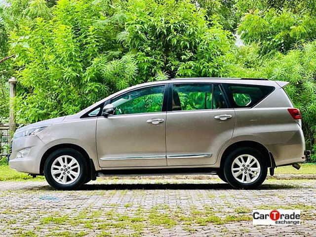 Used Toyota Innova Crysta [2016-2020] 2.4 V Diesel in Ahmedabad