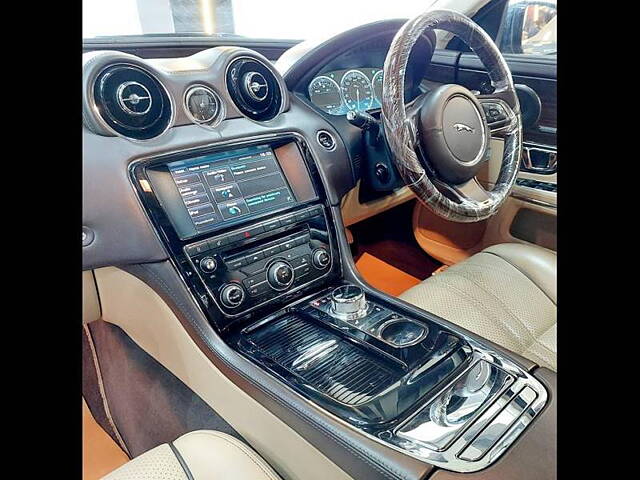 Used Jaguar XJ L [2014-2016] 2.0 Portfolio in Navi Mumbai