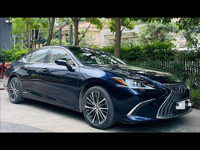 Used Lexus ES 300h Luxury in Mumbai