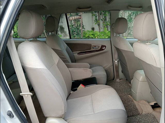 Used Toyota Innova [2005-2009] 2.5 V 7 STR in Hyderabad