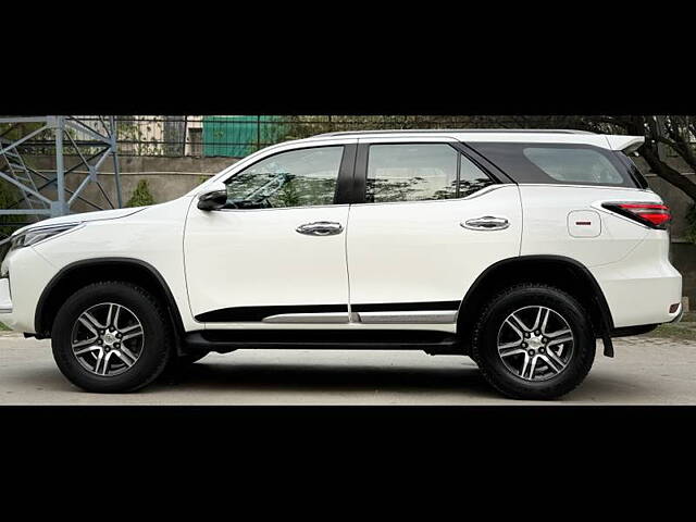 Used Toyota Fortuner 4X2 AT 2.8 Diesel in Delhi