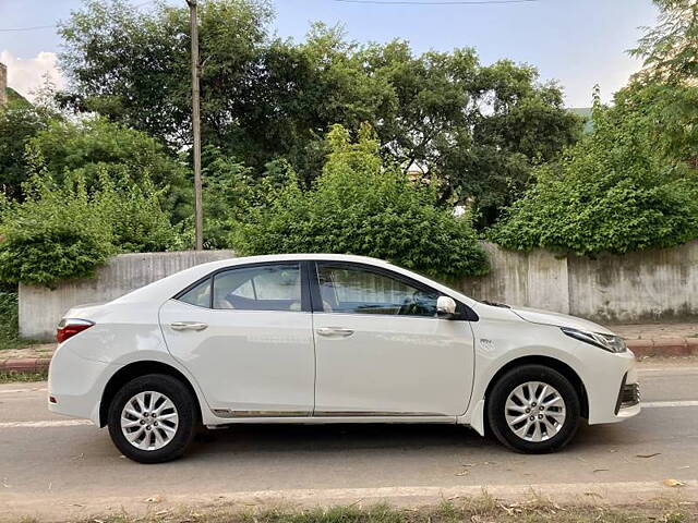 Used Toyota Corolla Altis G Petrol in Delhi