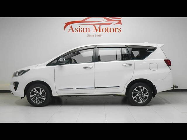 Used Toyota Innova Crysta [2016-2020] 2.4 G 8 STR [2016-2017] in Hyderabad