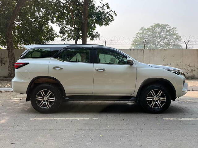 Used Toyota Fortuner 4X2 AT 2.7 Petrol in Delhi