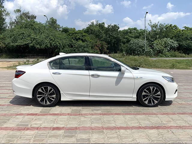 Used Honda Accord Hybrid in Delhi