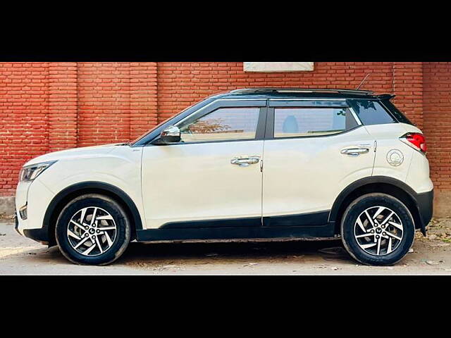 Used Mahindra XUV300 [2019-2024] W8 (O) 1.2 Petrol in Delhi