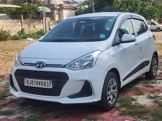 Used Hyundai Grand i10 [2013-2017] Magna 1.1 CRDi [2016-2017] in Ahmedabad