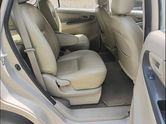 Used Toyota Innova [2013-2014] 2.5 GX 7 STR BS-III in Bangalore