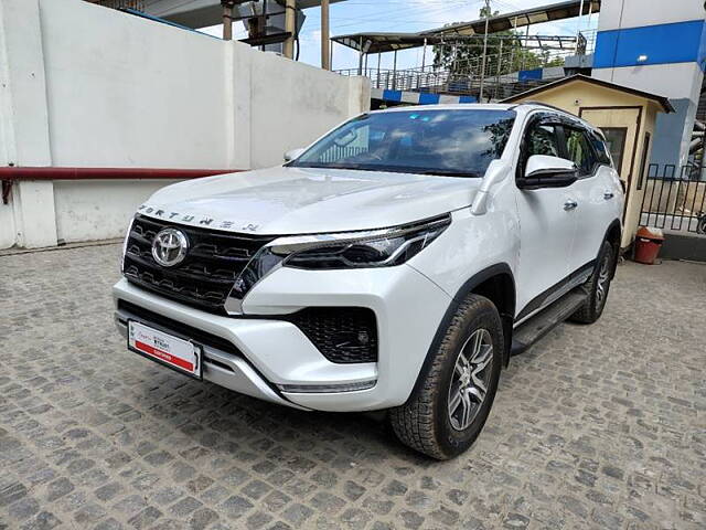 Used Toyota Fortuner 4X2 AT 2.7 Petrol in Delhi