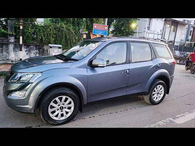 Used Mahindra XUV500 W9 [2018-2020] in Ahmedabad