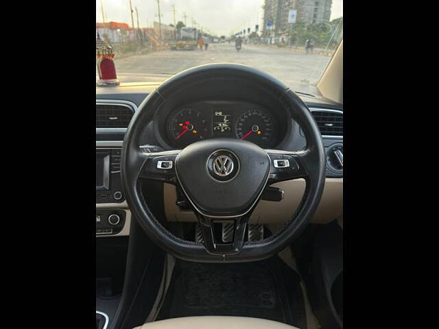 Used Volkswagen Ameo Highline Plus 1.0L (P) 16 Alloy in Mumbai