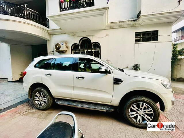 Used Ford Endeavour [2016-2019] Trend 2.2 4x2 AT in Lucknow
