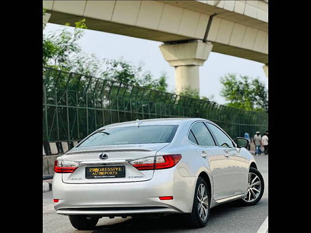 Used Lexus ES [2017-2018] 300h in Delhi