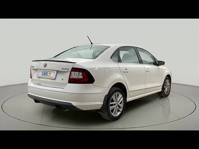 Used Skoda Rapid Style 1.6 MPI in Delhi