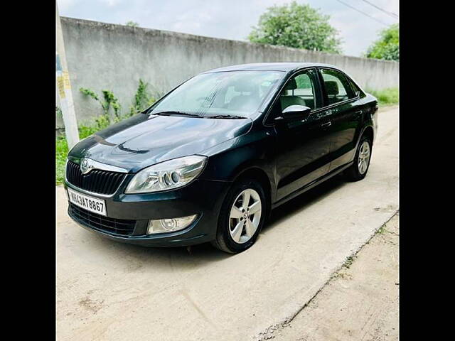 Used Skoda Rapid Style 1.6 MPI in Gurgaon