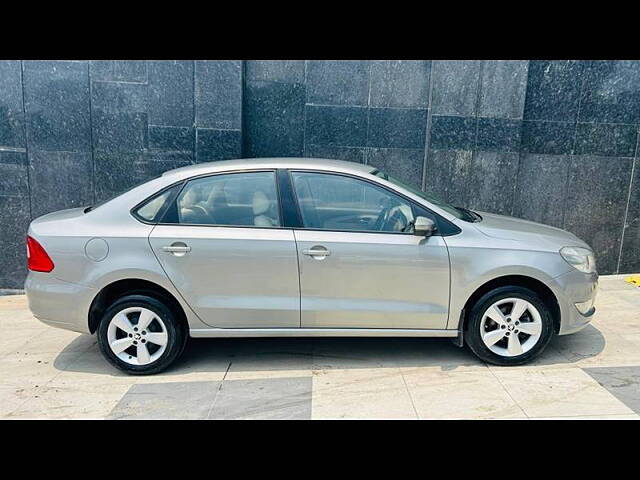 Used Skoda Rapid Ambition 1.6 MPI AT in Delhi