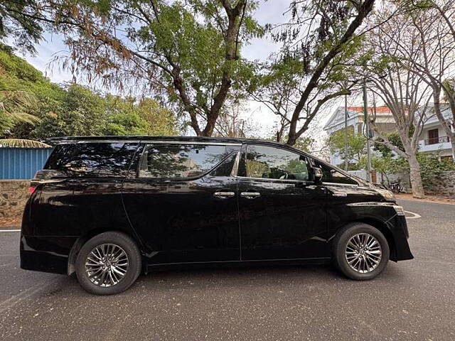 Used Toyota Vellfire VIP – Executive Lounge in Chennai