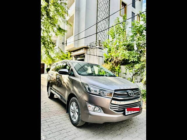 Used Toyota Innova Crysta [2016-2020] 2.4 G 7 STR [2016-2017] in Lucknow